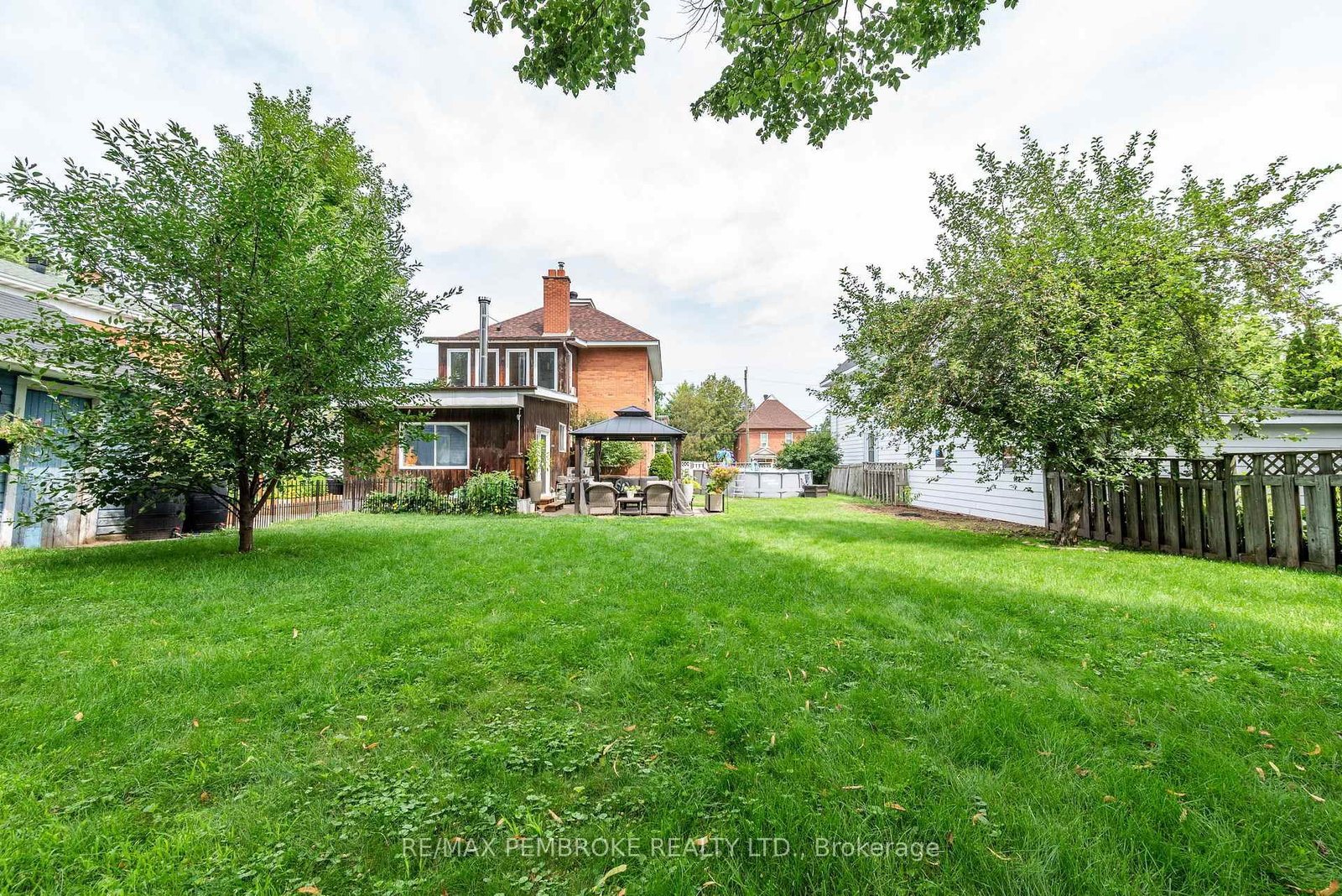 550 Mary Street • Pembroke, ON photo 31