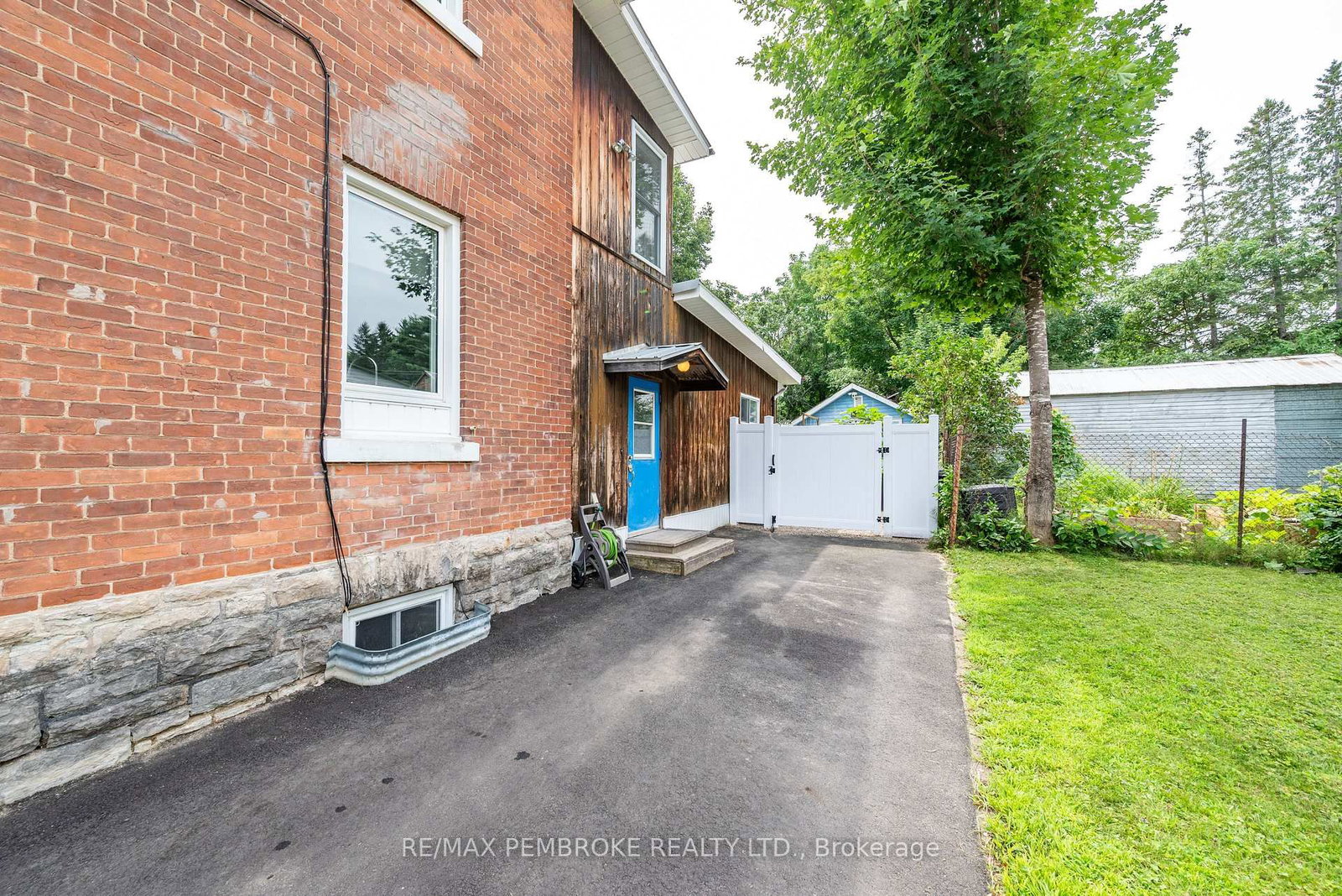 550 Mary Street • Pembroke, ON photo 32