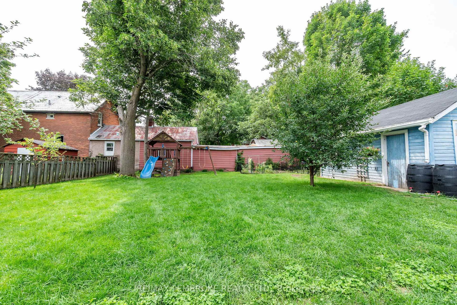 550 Mary Street • Pembroke, ON photo 37