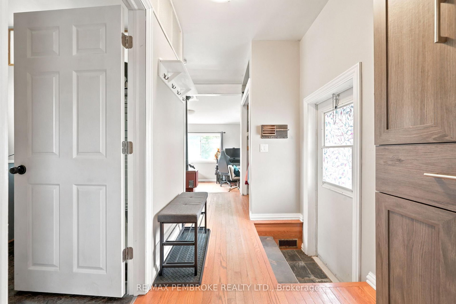 550 Mary Street • Pembroke, ON photo 9