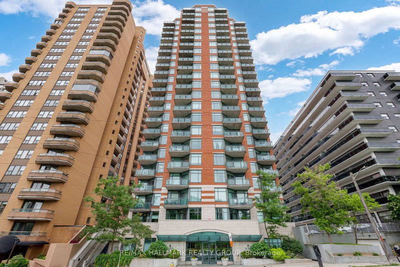 1604 - 570 Laurier Avenue W