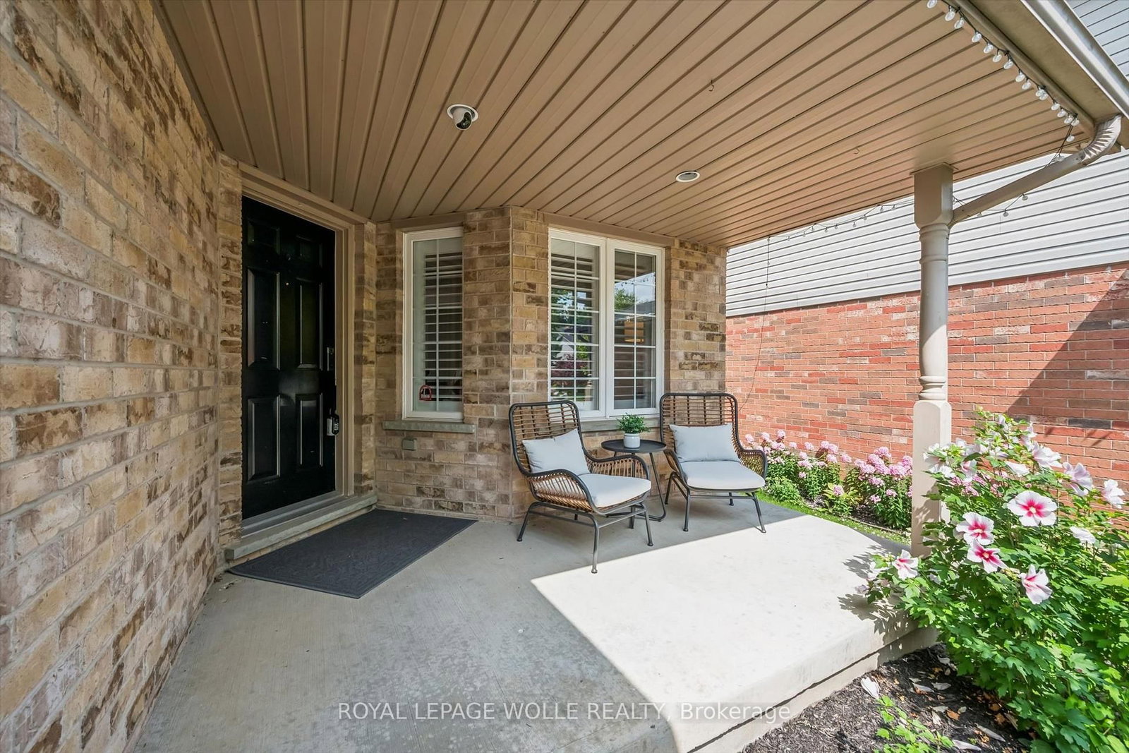 109 Rush Meadow Street • Kitchener, ON photo 2