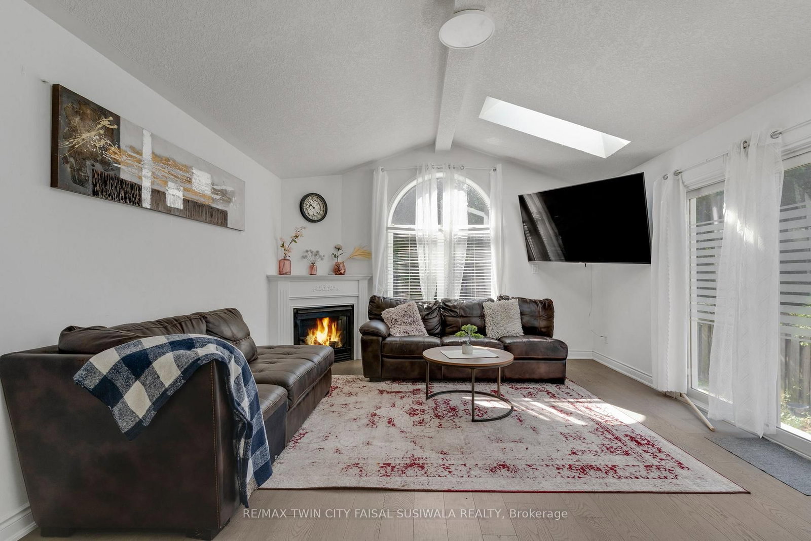 100 Anglerock Drive • Cambridge, ON photo 12