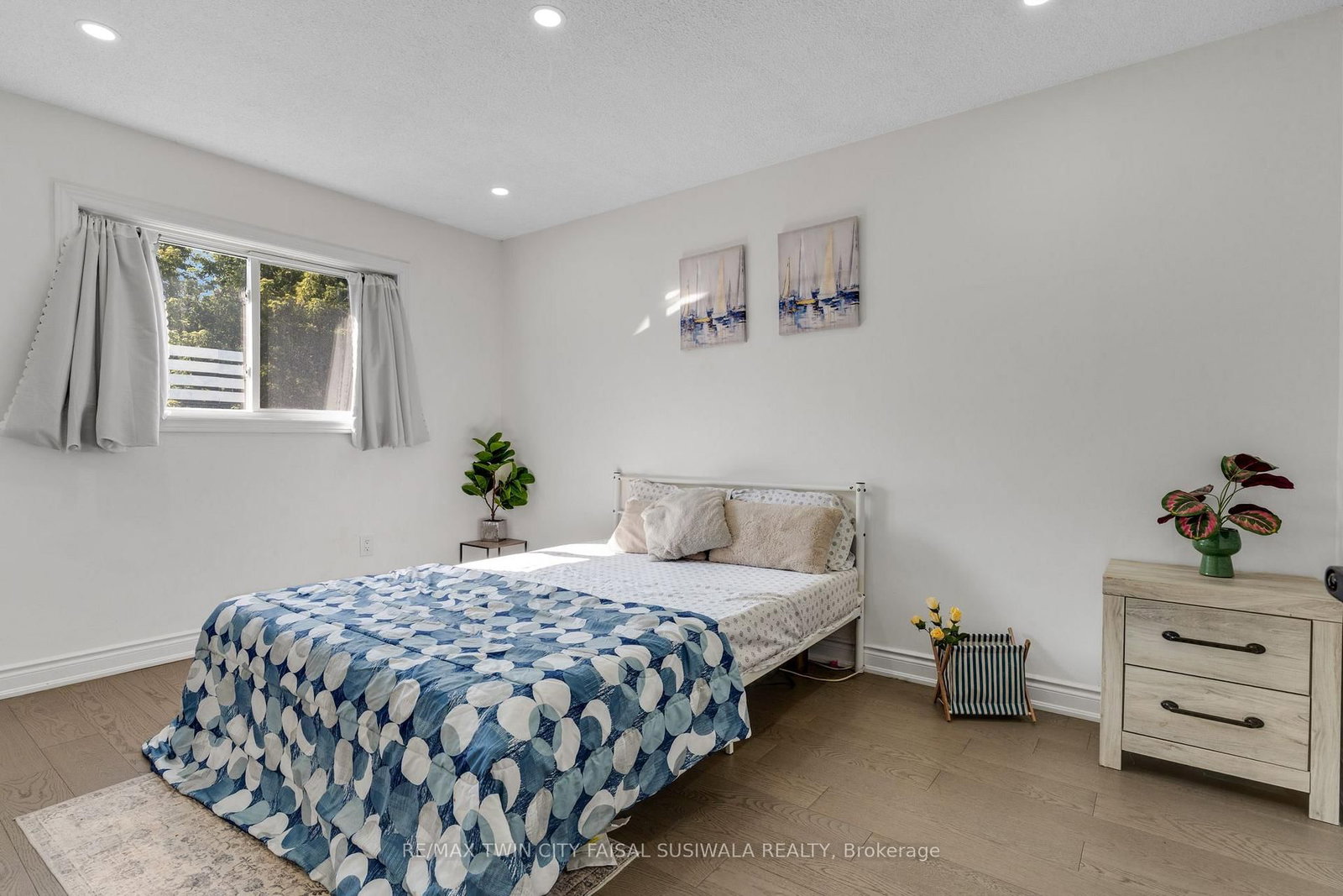 100 Anglerock Drive • Cambridge, ON photo 17
