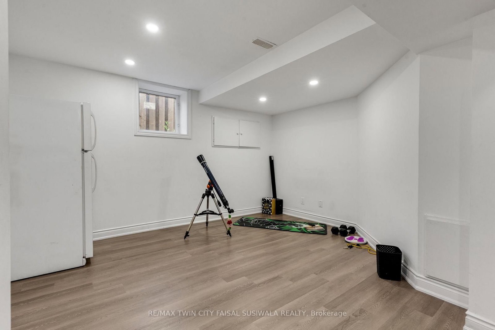 100 Anglerock Drive • Cambridge, ON photo 22