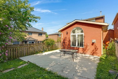 100 Anglerock Drive • Cambridge, ON photo 4