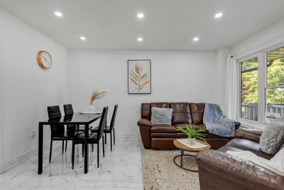 100 Anglerock Drive • Cambridge, ON photo 7