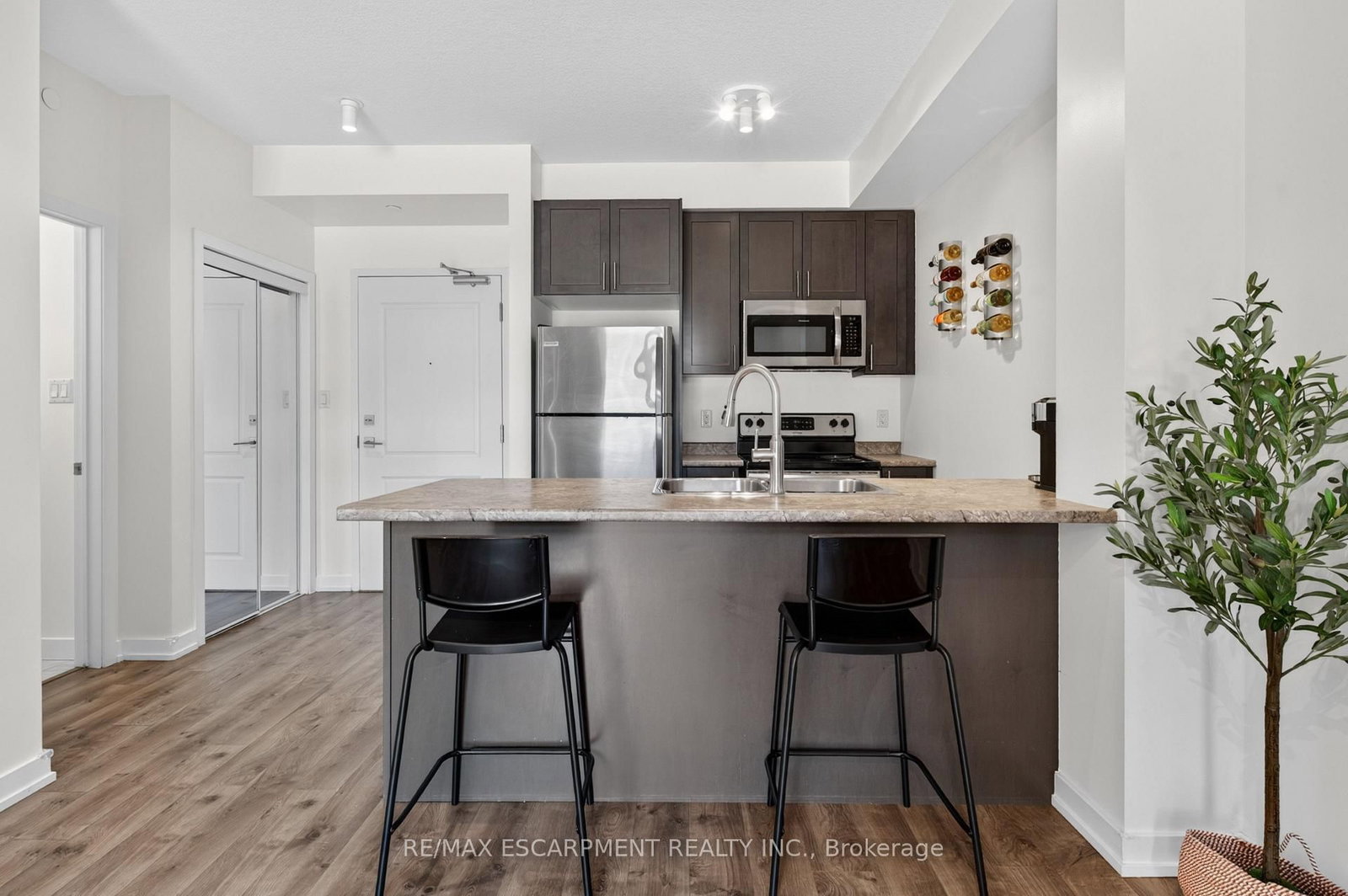 101 Shoreview Place • #123 • Hamilton, ON photo 14
