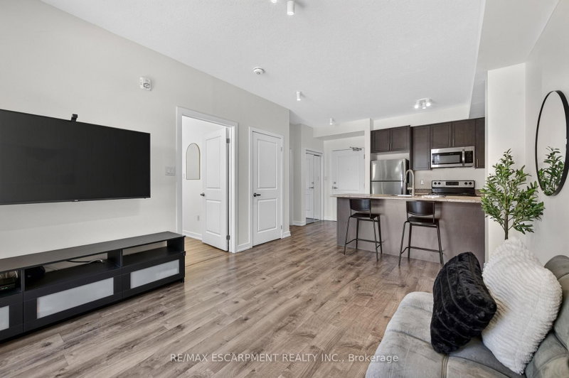123 - 101 Shoreview Place