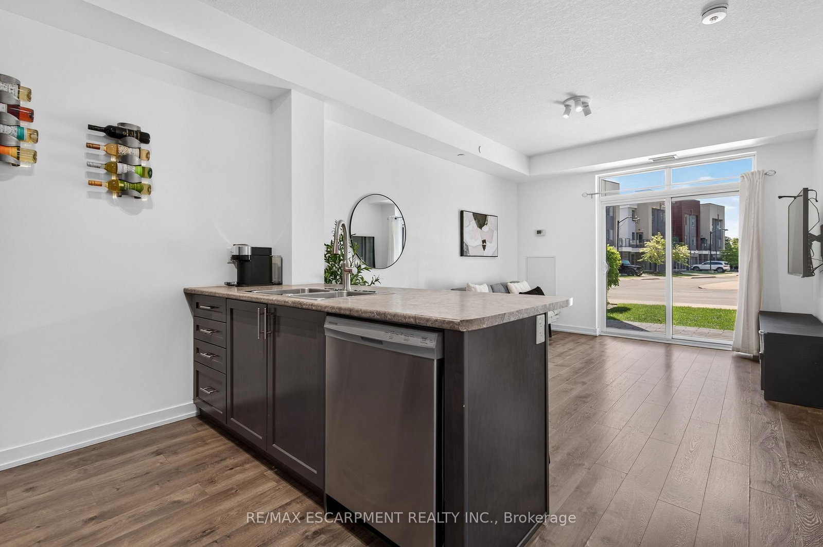 101 Shoreview Place • #123 • Hamilton, ON photo 9