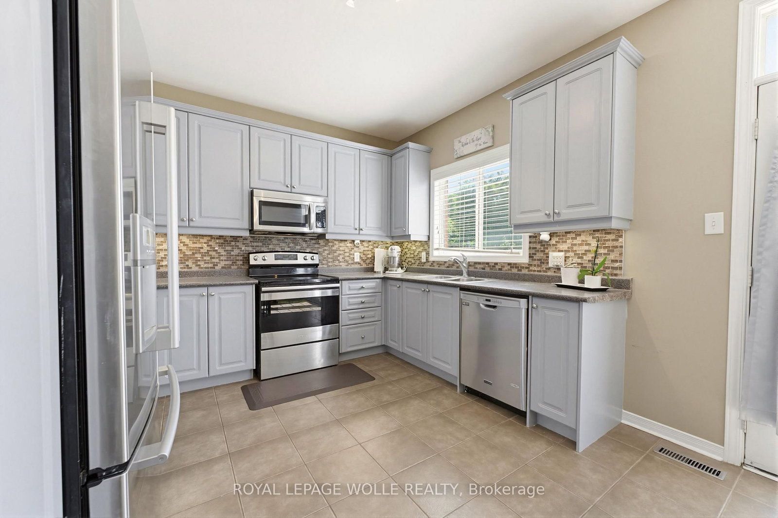 359 Pine Valley Drive • Kitchener, ON photo 13