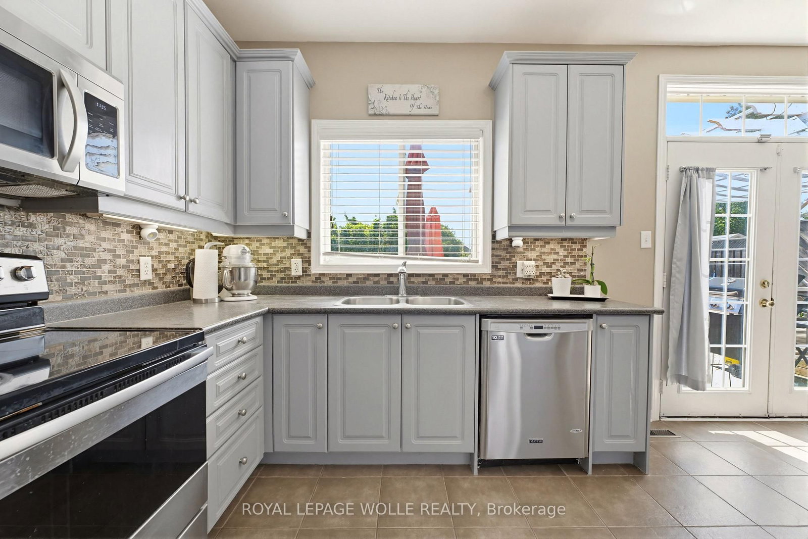 359 Pine Valley Drive • Kitchener, ON photo 15