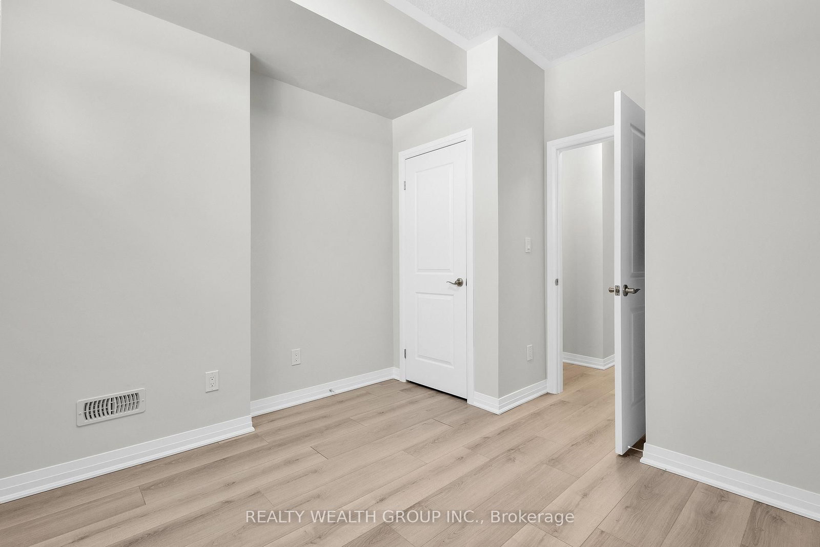 25 ISHERWOOD Avenue N • #69 • Cambridge, ON photo 18