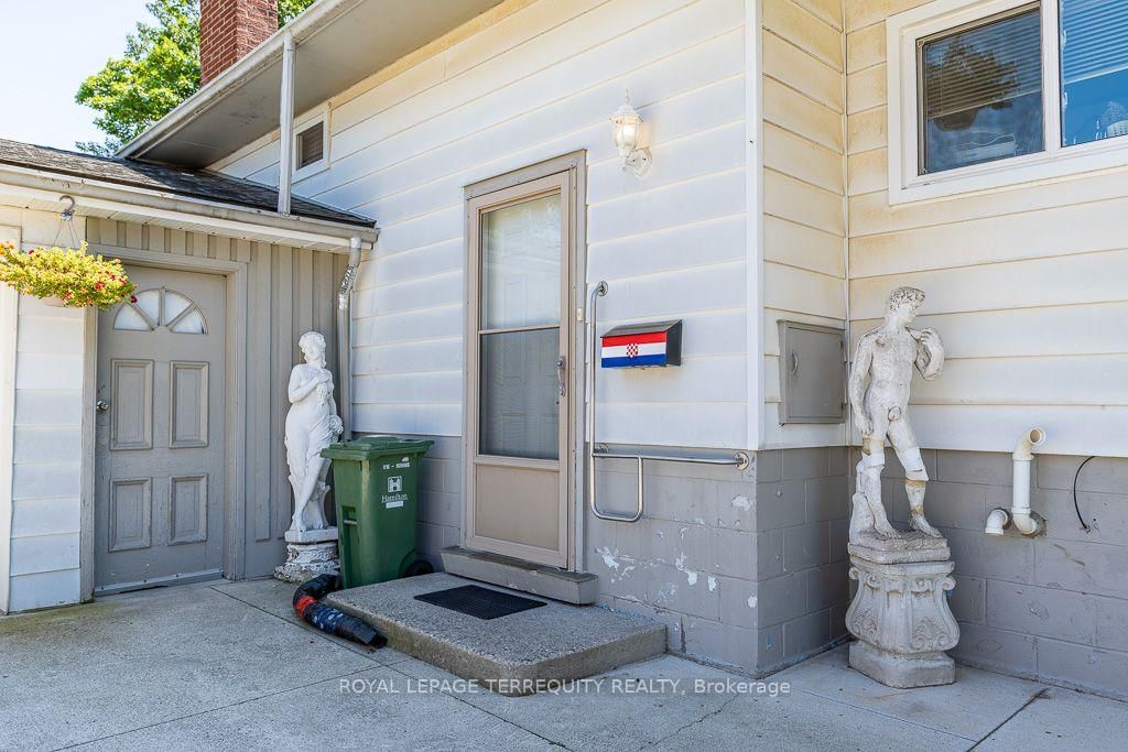 134 Homeside Avenue • Hamilton, ON photo 7
