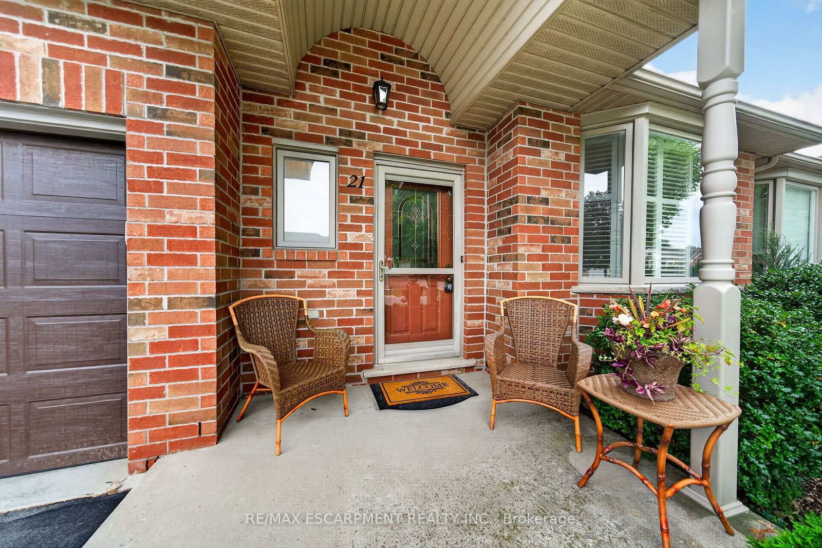 21 TWENTYPLACE Boulevard • Hamilton, ON photo 2