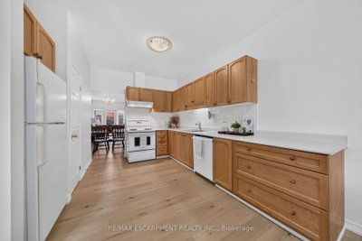 21 TWENTYPLACE Boulevard • Hamilton, ON photo 5