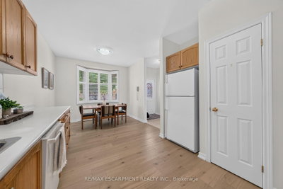 21 TWENTYPLACE Boulevard • Hamilton, ON photo 8