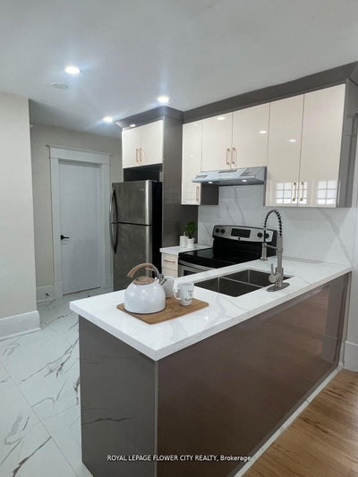 346 Wharncliffe Road S • London South, ON photo 8