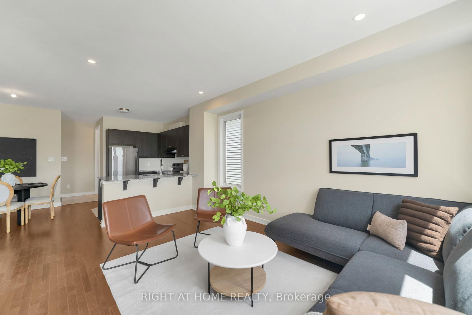 6319 Perth Street • Richmond, ON photo 19