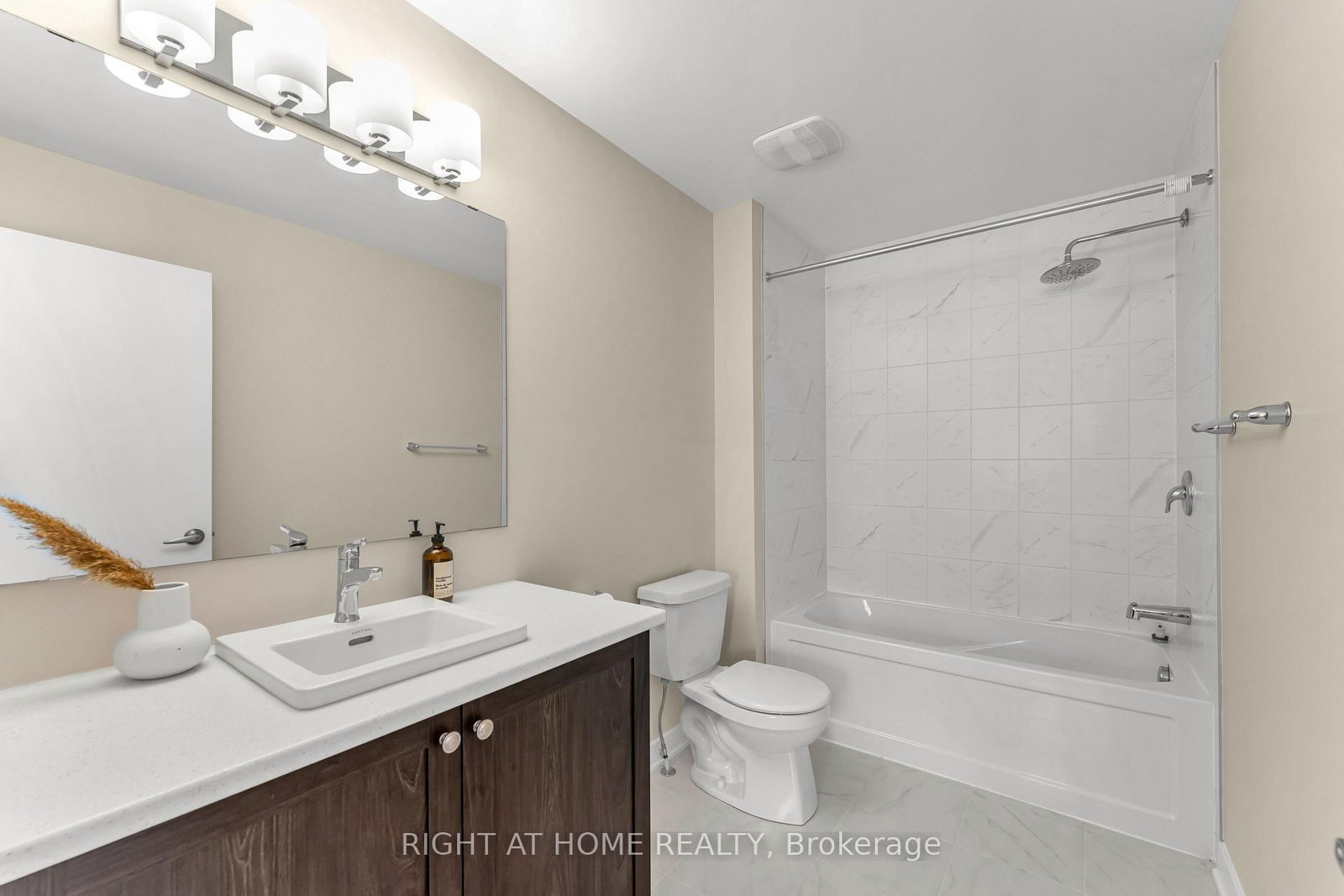 6319 Perth Street • Richmond, ON photo 30