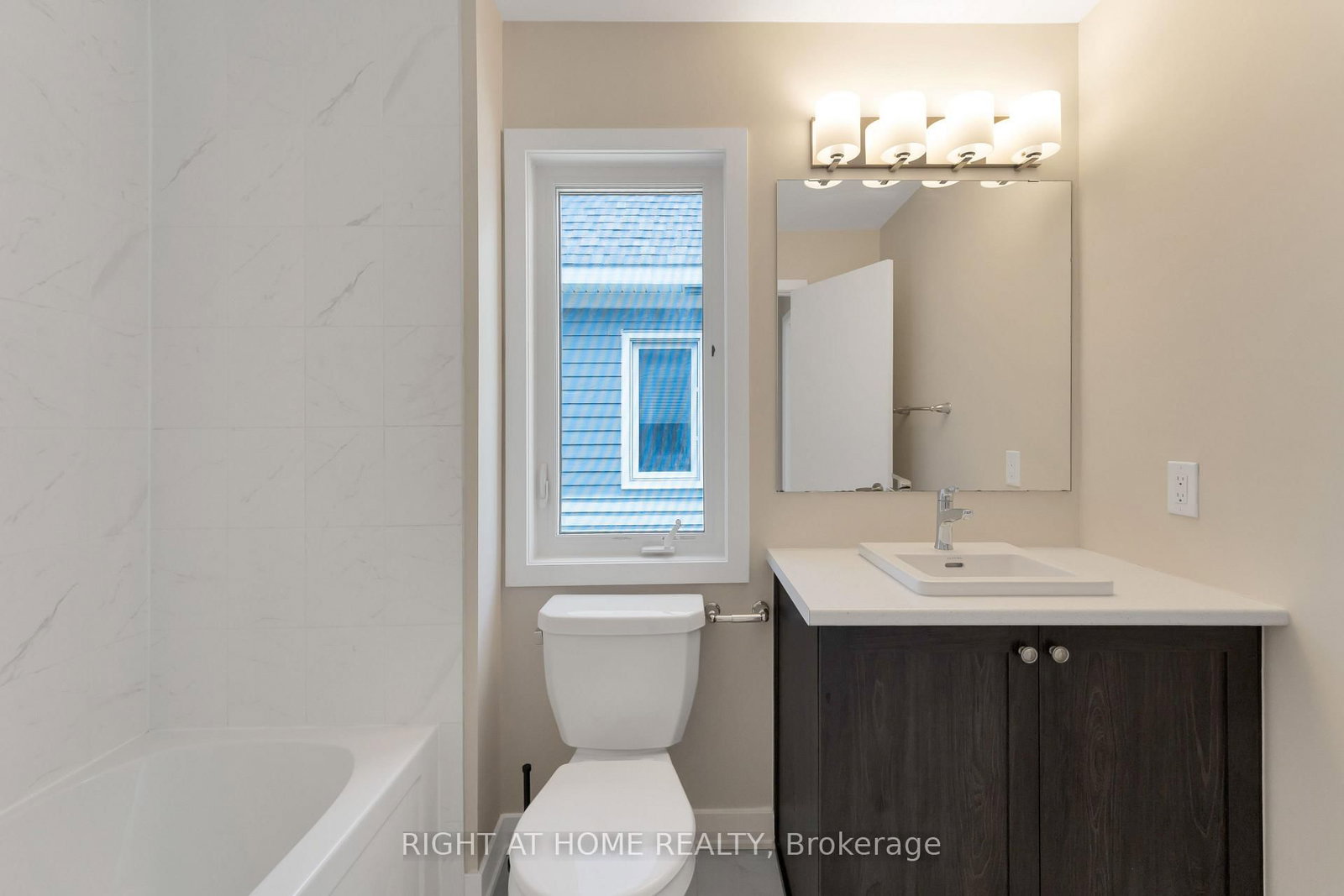 6319 Perth Street • Richmond, ON photo 32
