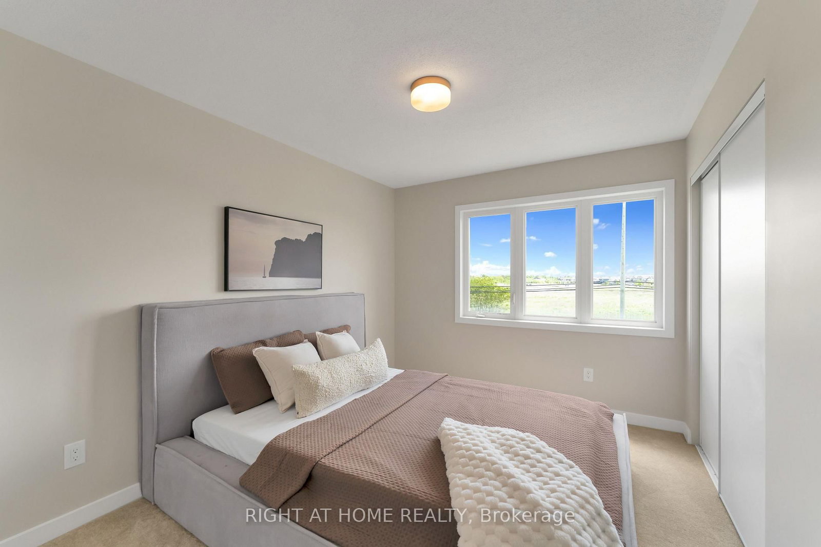 6319 Perth Street • Richmond, ON photo 34
