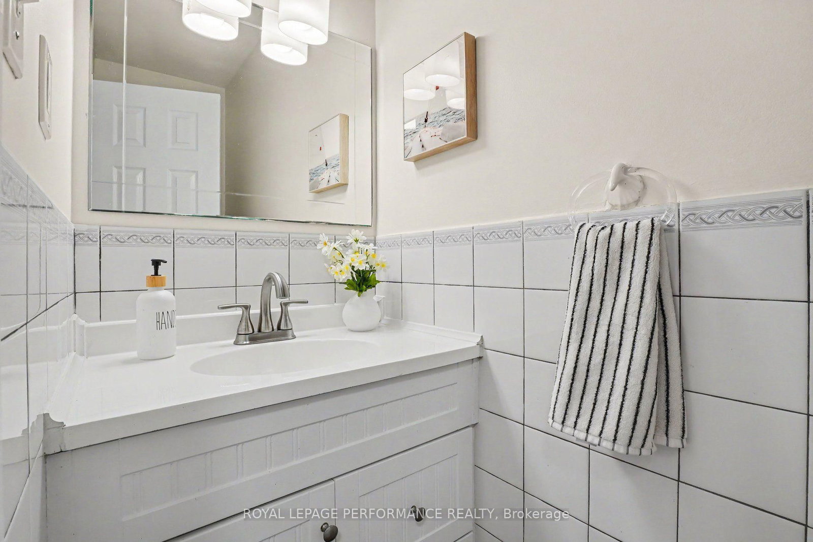 13 Centrepark Drive • Ottawa, ON photo 16