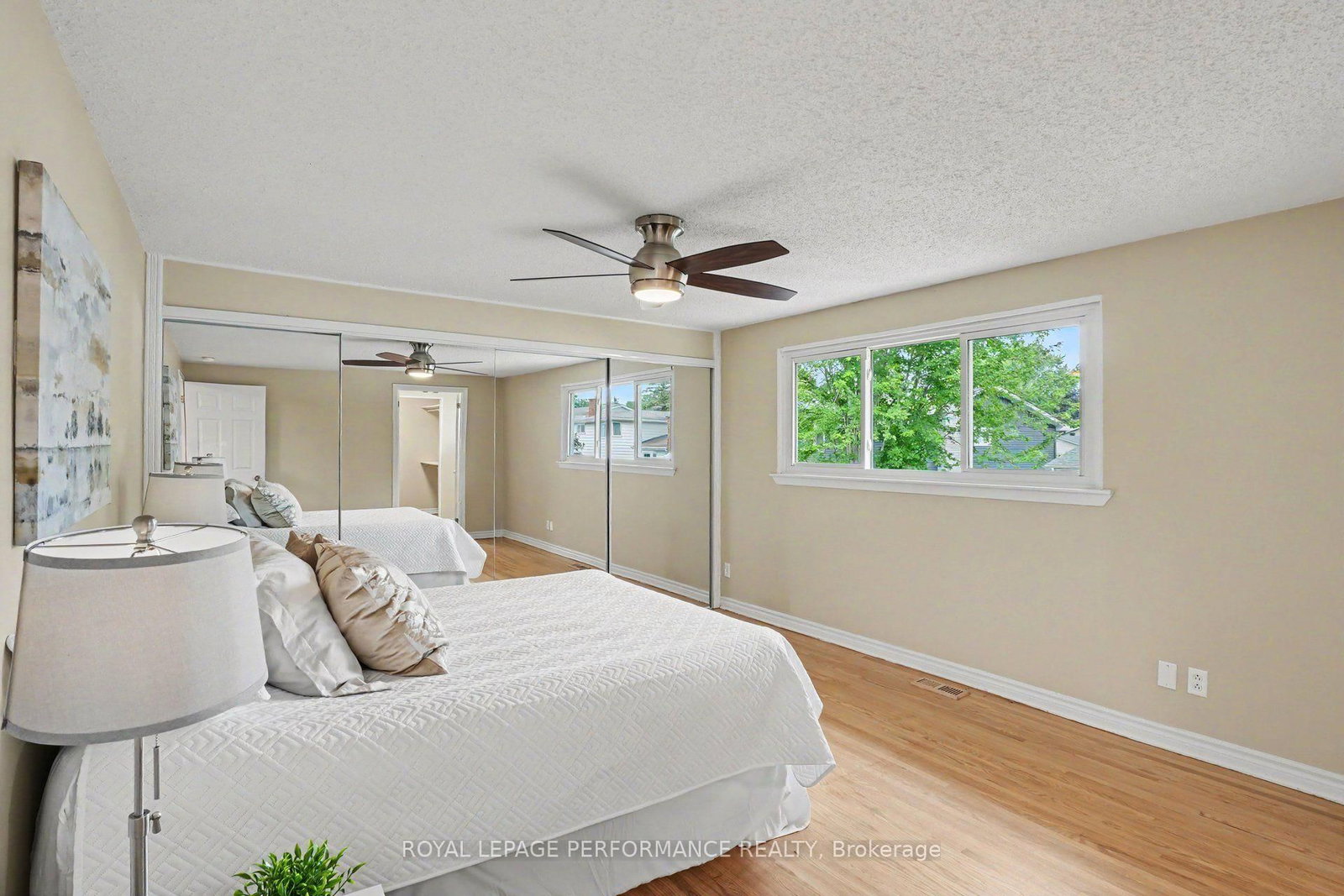 13 Centrepark Drive • Ottawa, ON photo 18