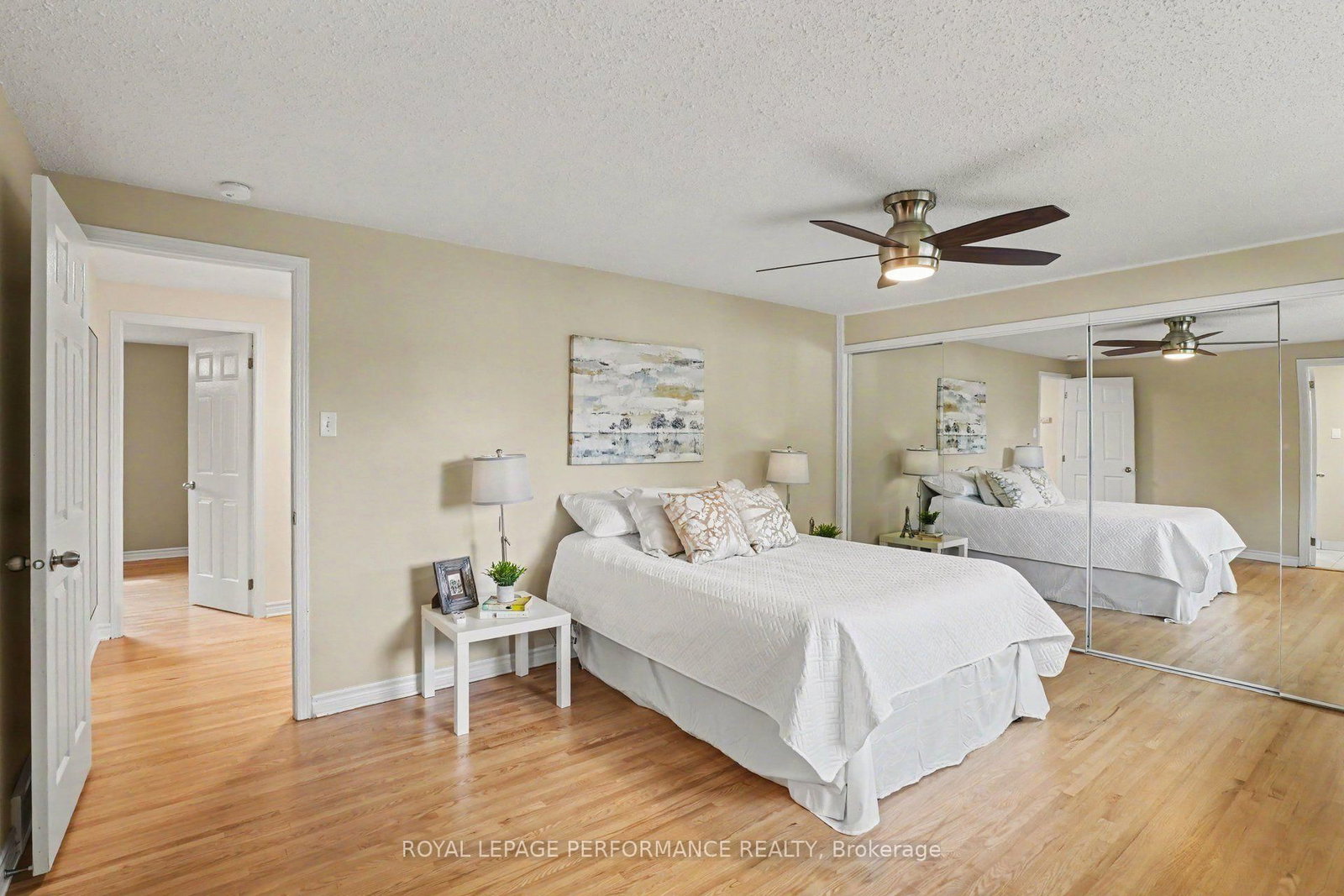 13 Centrepark Drive • Ottawa, ON photo 19