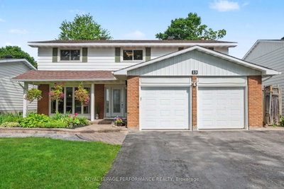 13 Centrepark Drive • Ottawa, ON photo 2