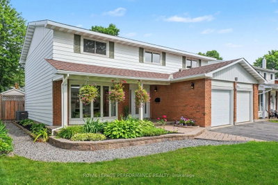 13 Centrepark Drive • Ottawa, ON photo 3
