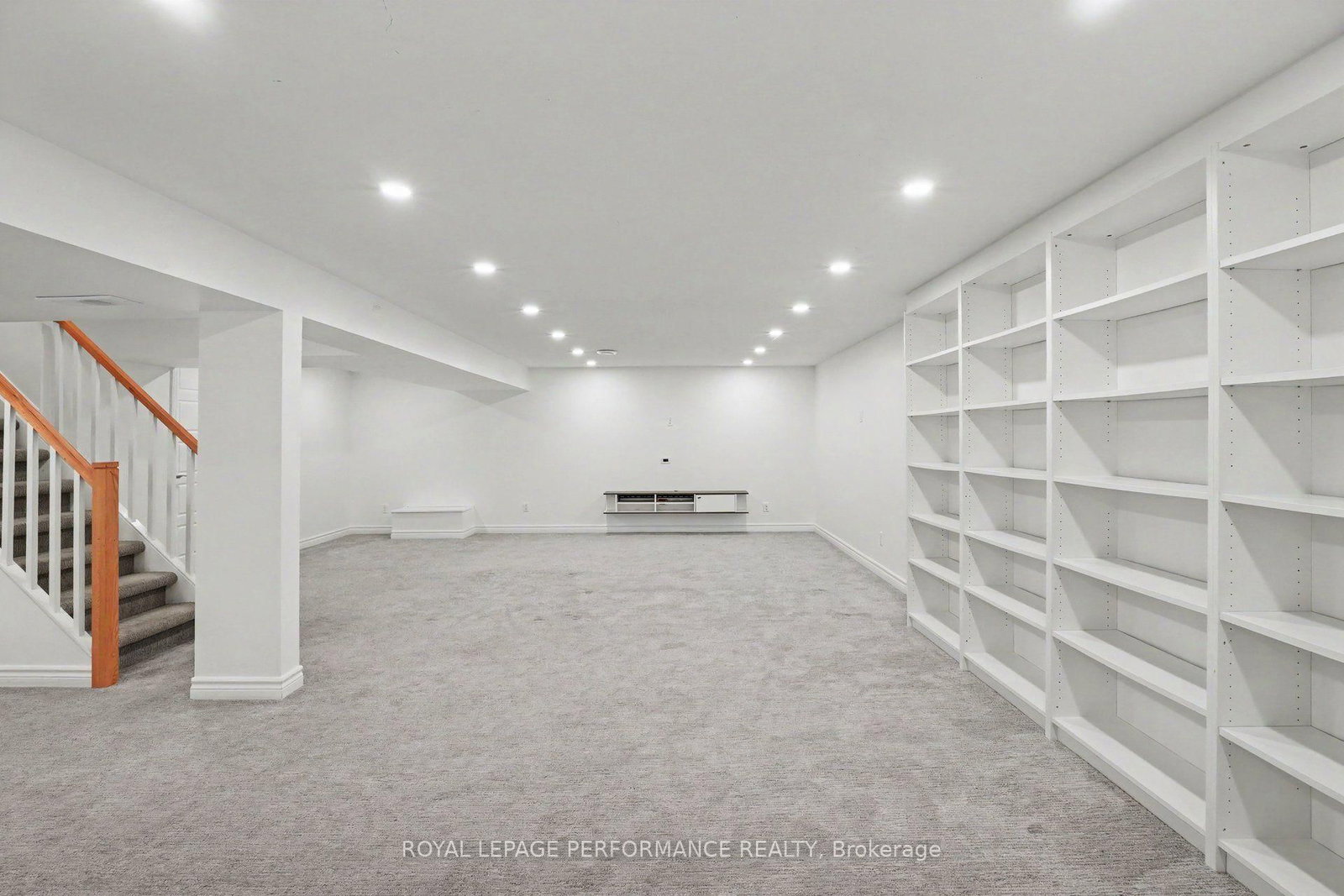 13 Centrepark Drive • Ottawa, ON photo 32