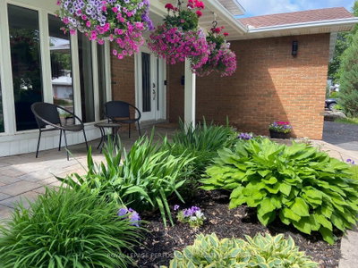 13 Centrepark Drive • Ottawa, ON photo 4