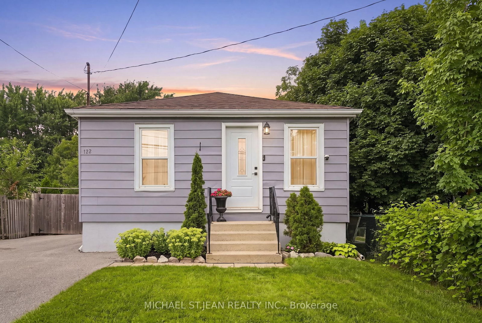 122 Limeridge Road W • Hamilton, ON photo 1