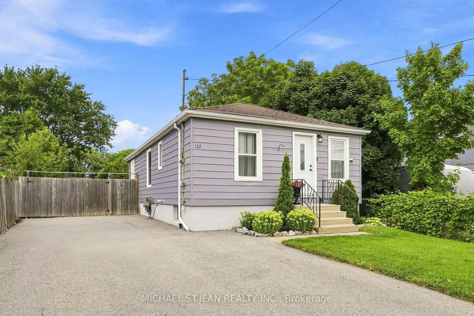 122 Limeridge Road W • Hamilton, ON photo 3