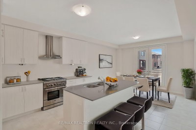 184 Leslie Davis Street • North Dumfries, ON photo 4