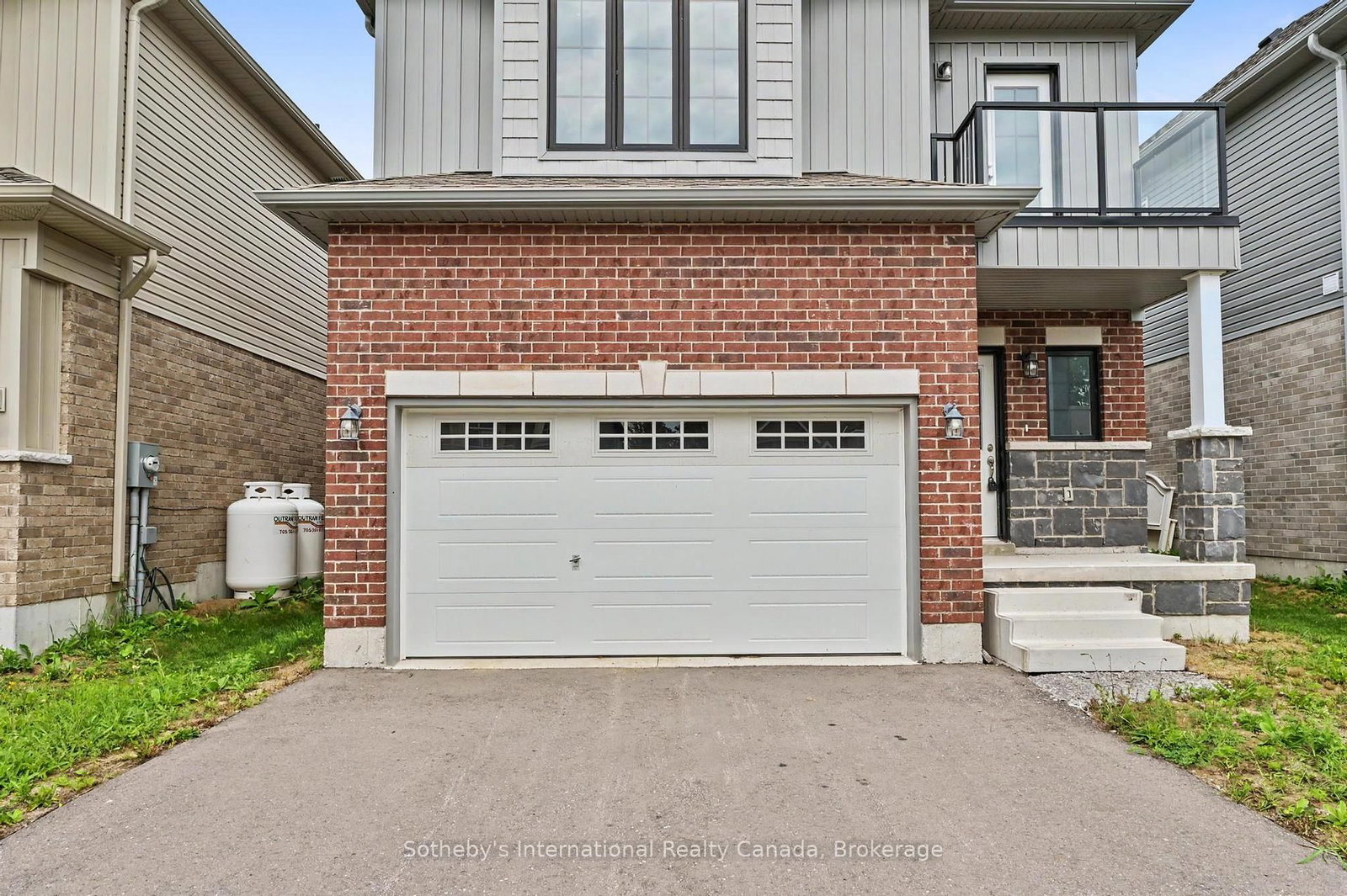 12 Hillcroft Way • Kawartha Lakes, ON photo 2