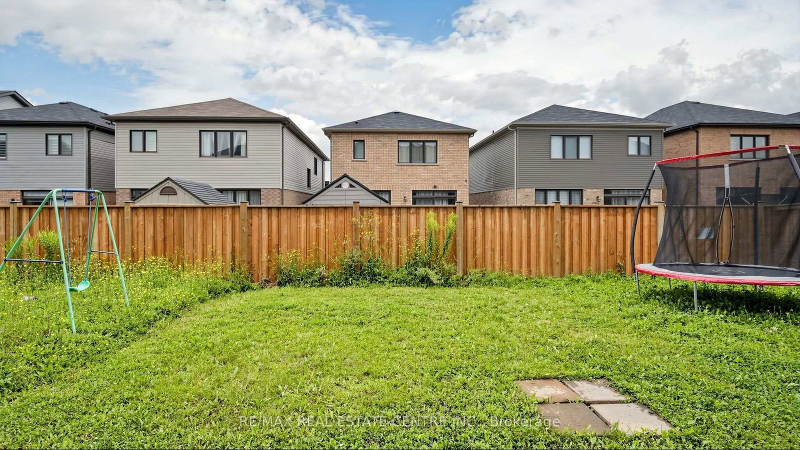 300 Bedrock Drive • Hamilton, ON photo 50