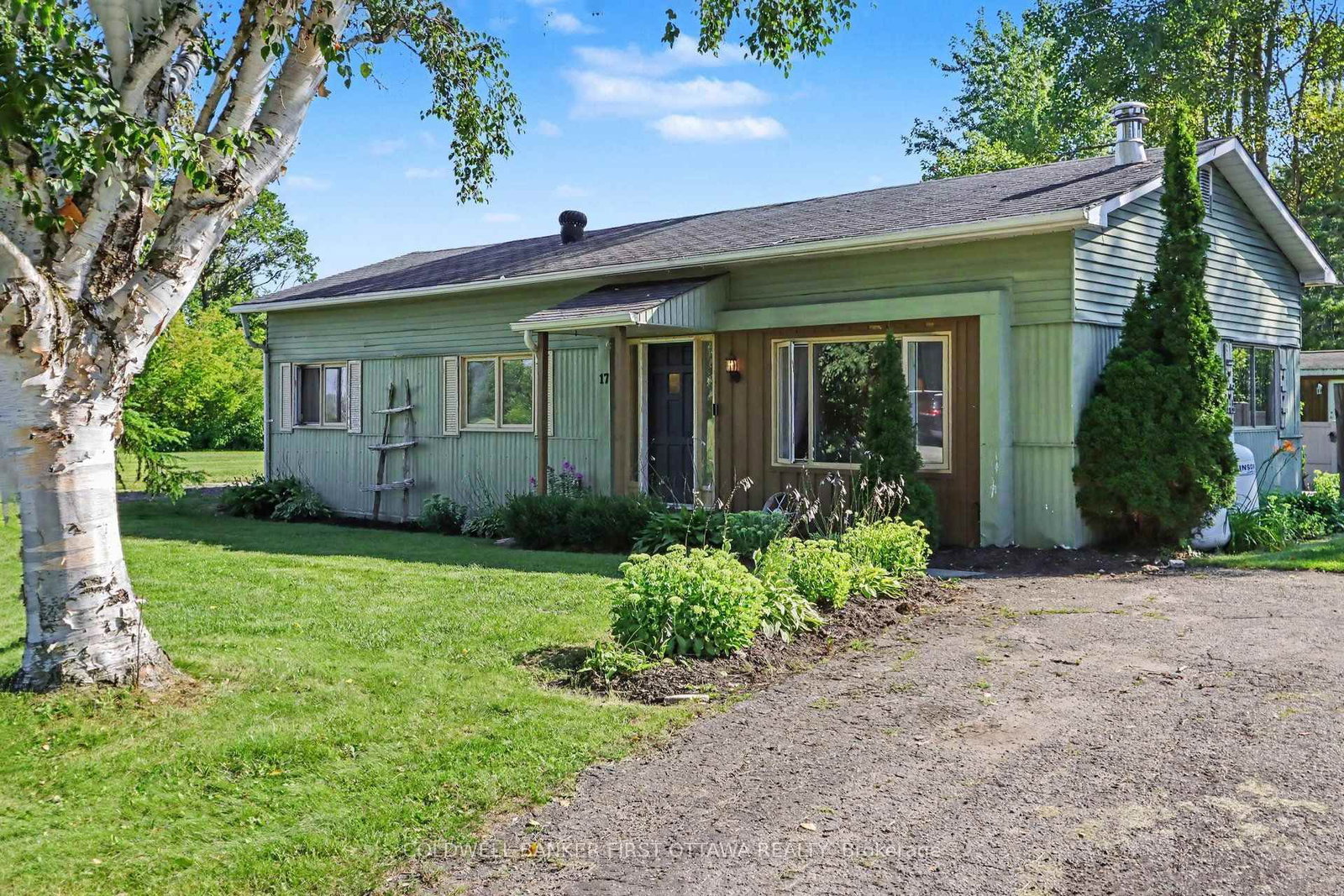 17 Bridle Path • Rideau Lakes, ON photo 2