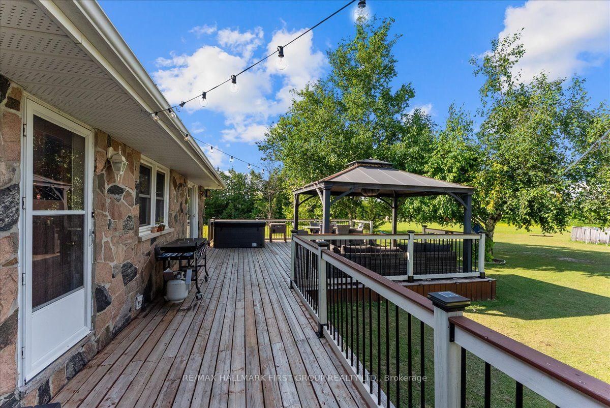 121 Nappadale Street • Kawartha Lakes, ON photo 36