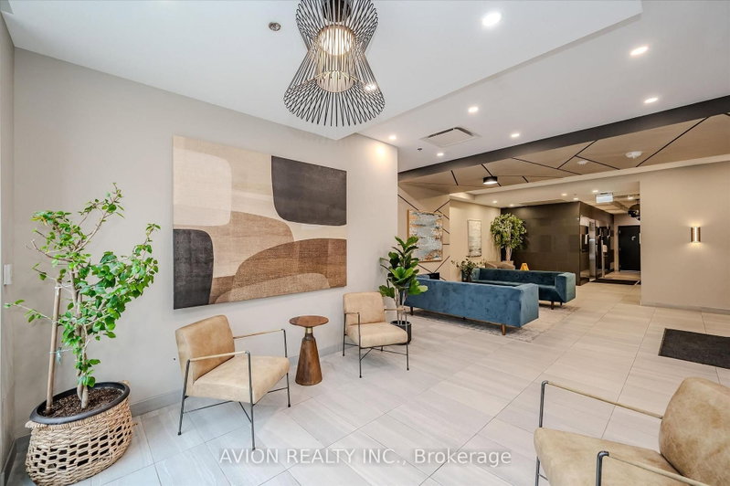 1602 - 60 charles Street W