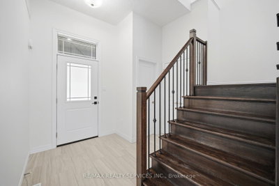 9 Monty Avenue • East Luther Grand Valley, ON photo 5