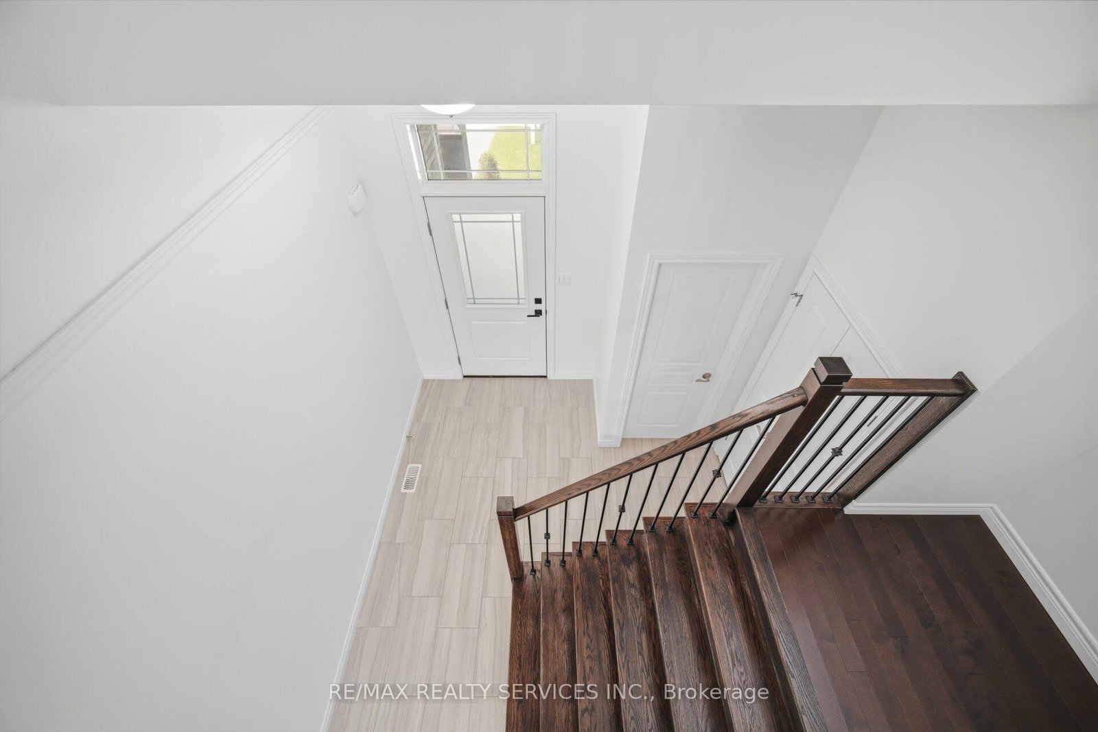 9 Monty Avenue • East Luther Grand Valley, ON photo 6