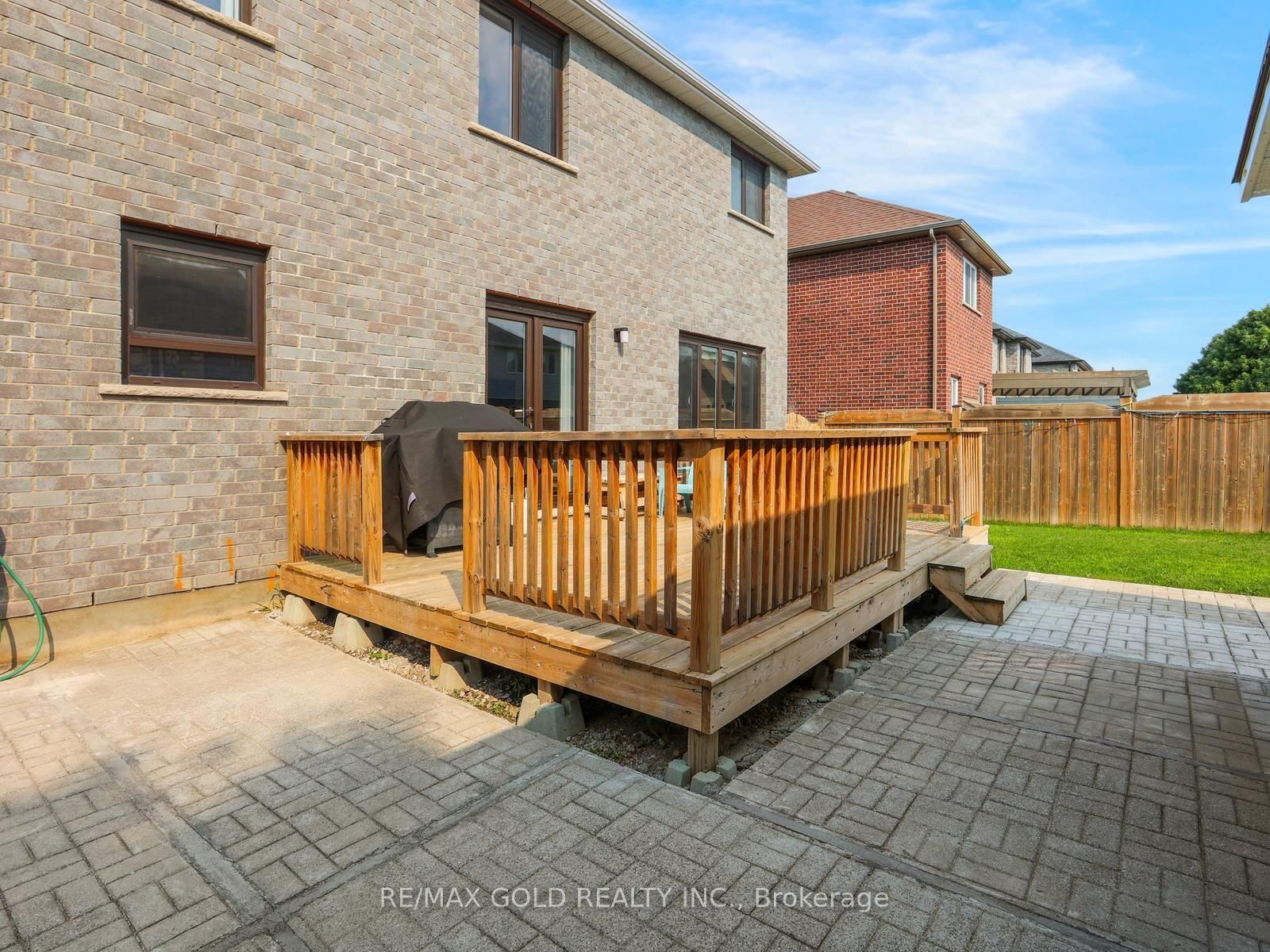 812 Halifax Road • Woodstock, ON photo 38