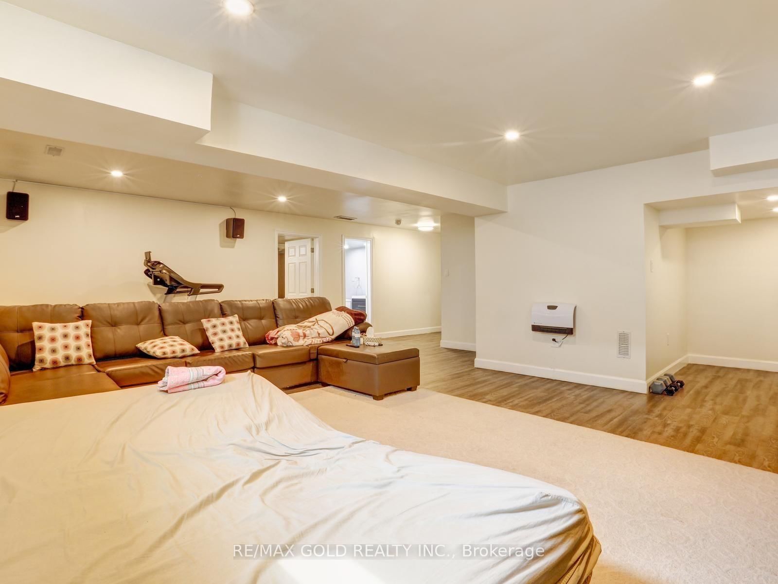 812 Halifax Road • Woodstock, ON photo 47