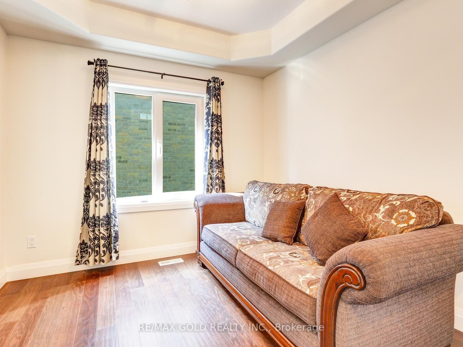 812 Halifax Road • Woodstock, ON photo 6