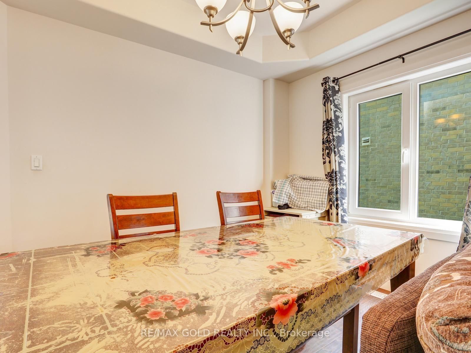 812 Halifax Road • Woodstock, ON photo 8