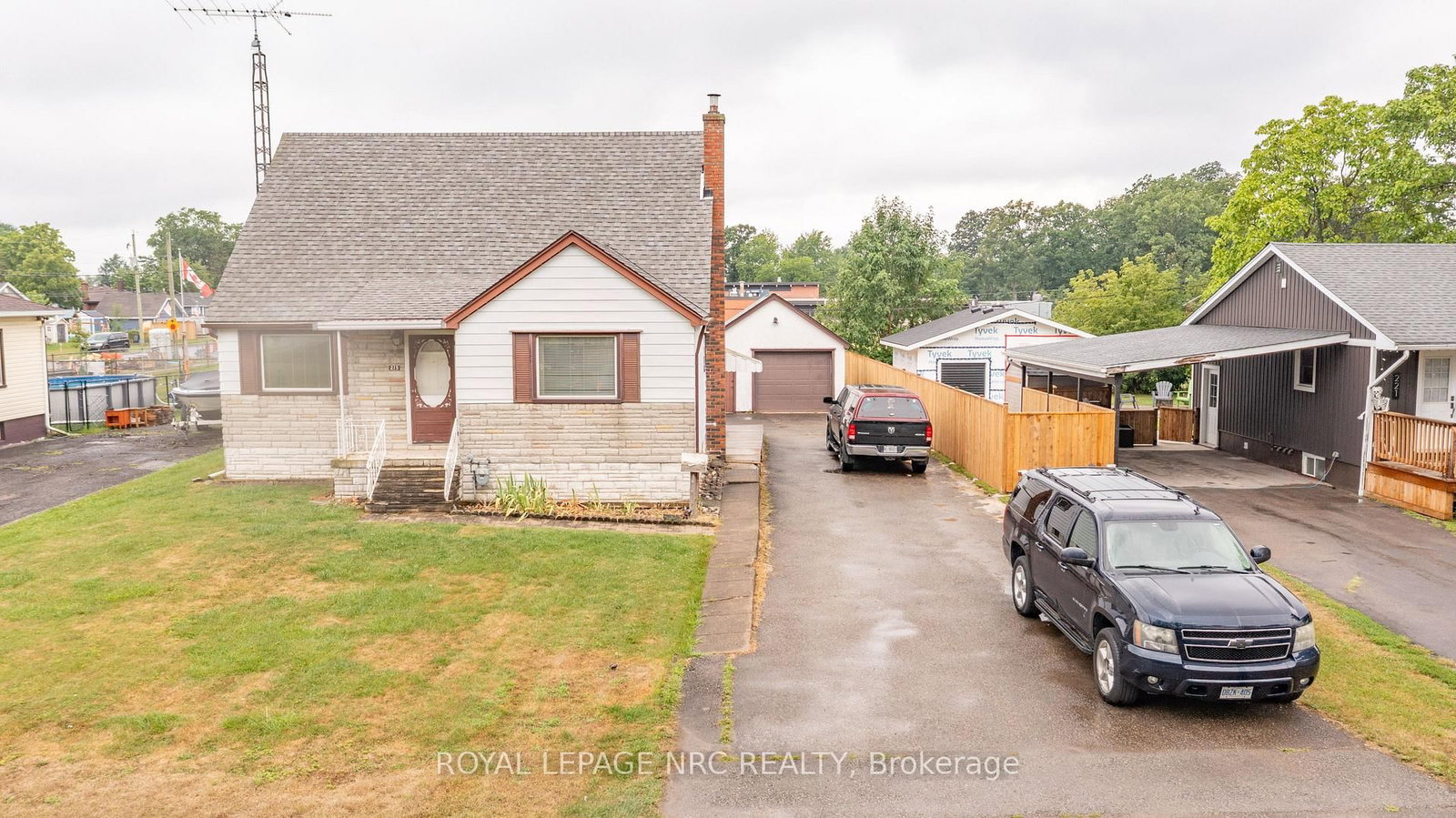 215 Knoll Street • Port Colborne, ON photo 1