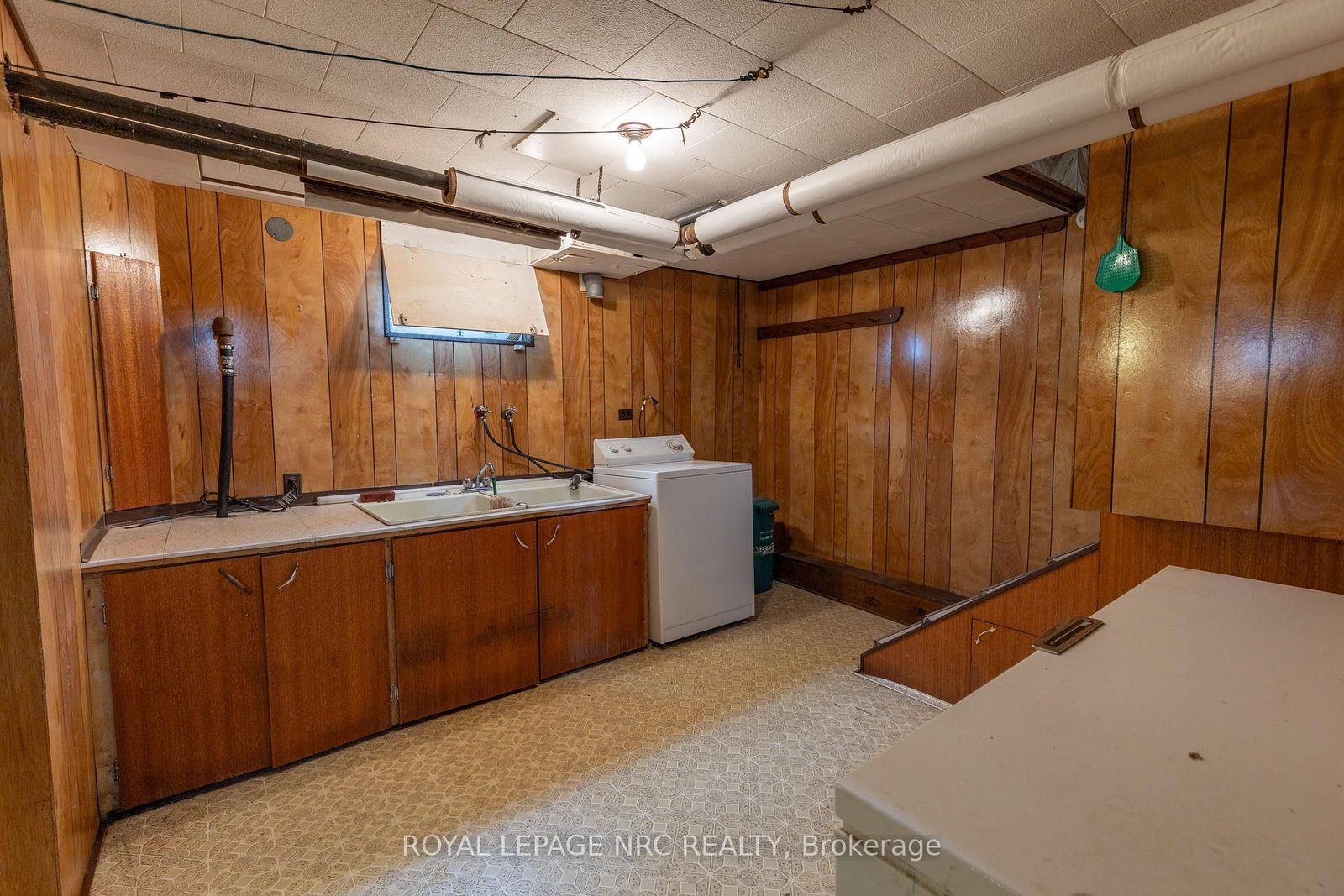 215 Knoll Street • Port Colborne, ON photo 37