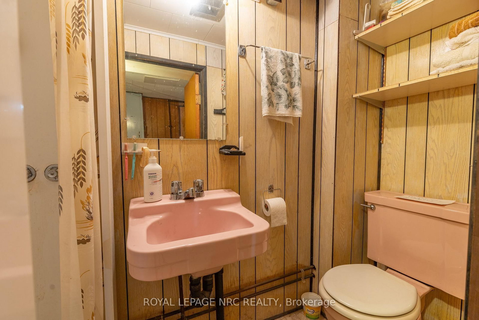 215 Knoll Street • Port Colborne, ON photo 43